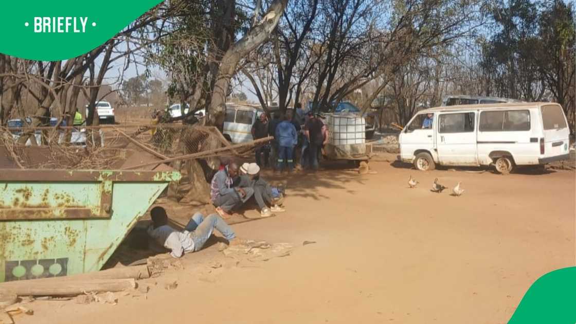 Police arrest 14 suspects involved in an illegal mining operation