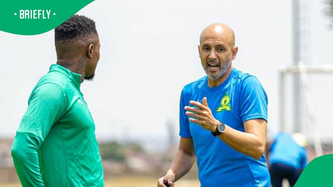 Mamelodi Sundowns sign Kaizer Chiefs and Orlando Pirates transfer target. Mamelodi Sundowns sign Kaizer Chiefs and Orlando Pirates transfer target.