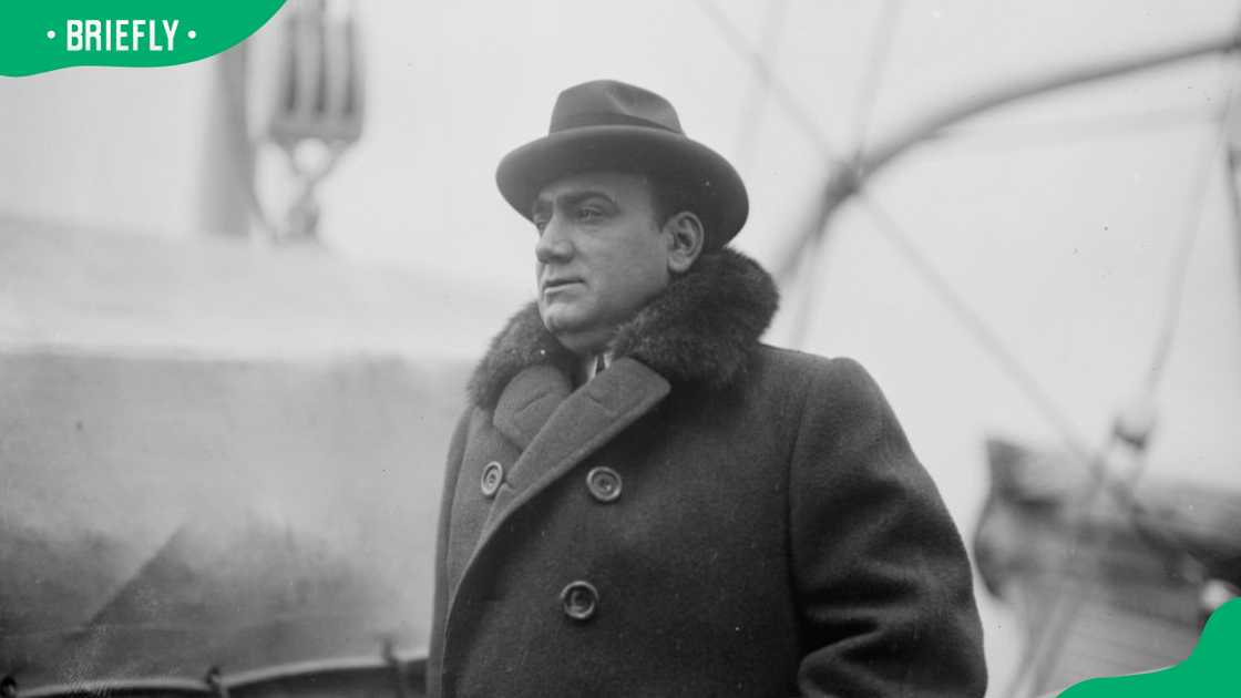 Enrico Caruso wearing a hat