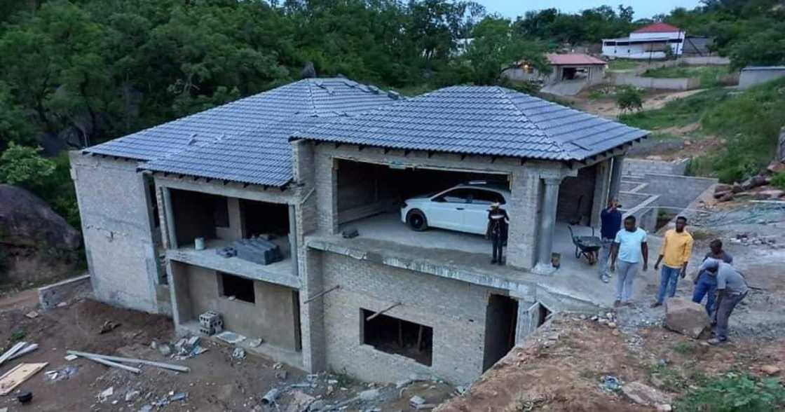Mzansi, Social Media, Family, Unsure Over, Mansion, Being Built in SA, Housing Mzansi, Social Media, Family, Unsure Over, Mansion, Being Built in SA, Housing