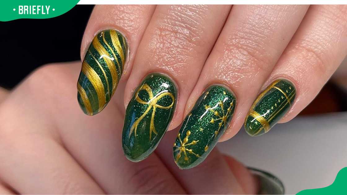 Green and Gold nail design