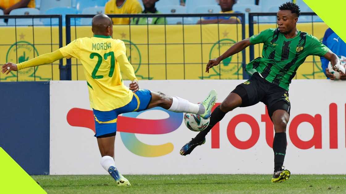 Mamelodi Sundowns star Thapelo Morena battles for the ball against Maniema Union.