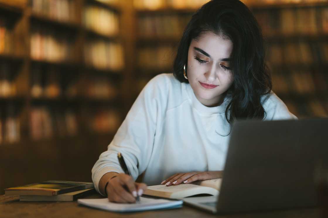 A student doing an exam online