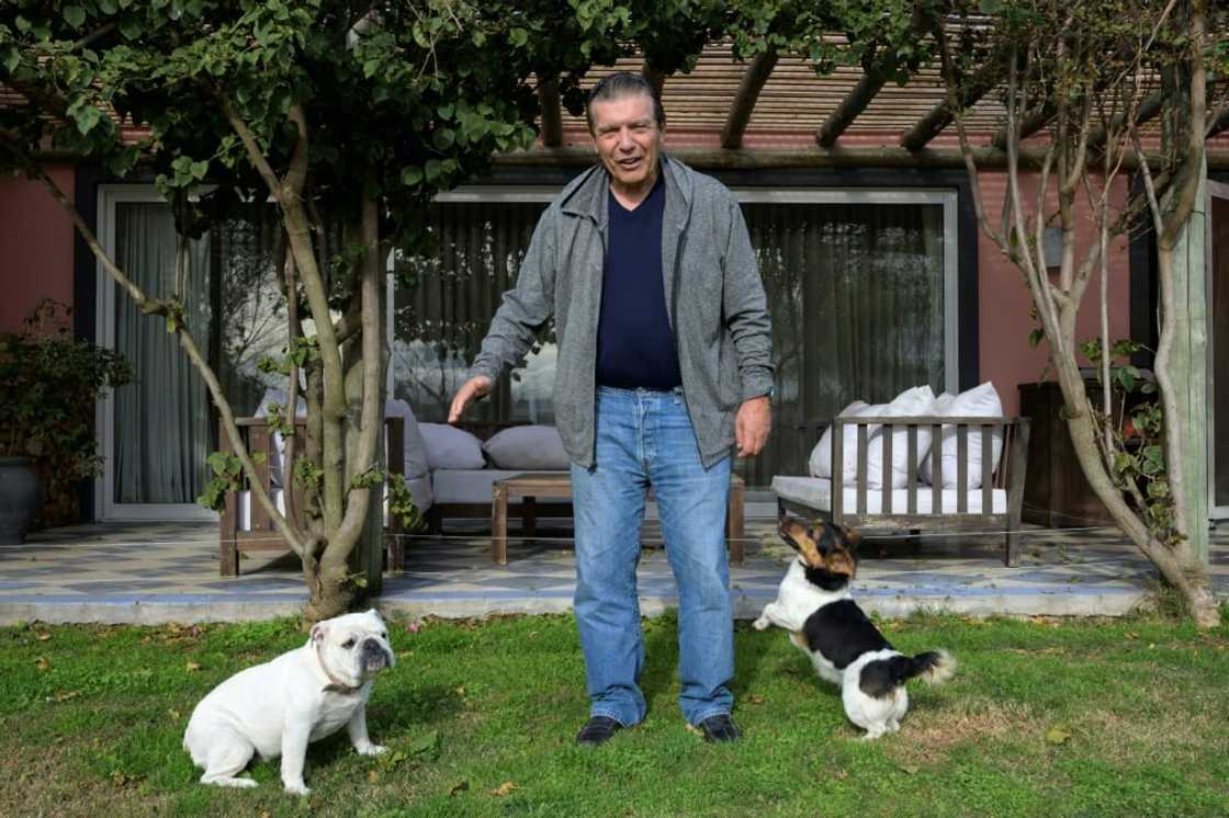Carlos Paez has five grandchildren and travels the world as a motivational speaker Carlos Paez has five grandchildren and travels the world as a motivational speaker