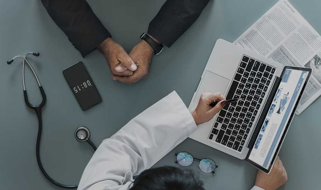 Advantages and disadvantages of free health care Advantages and disadvantages of free health care