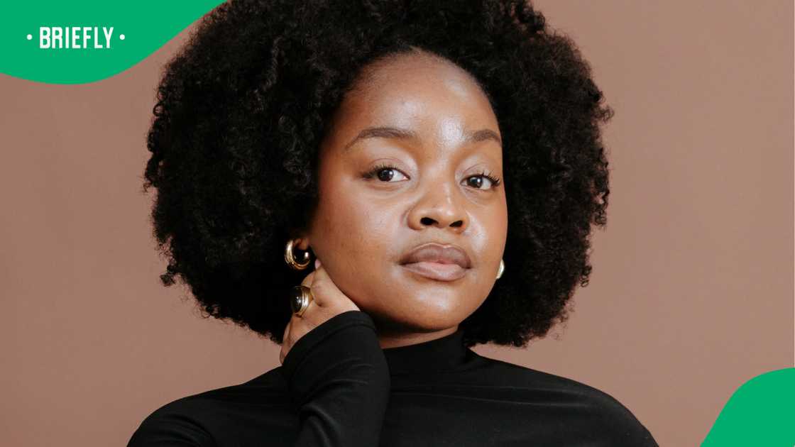 Broke student who hid her hair turns R2 000 into thriving business