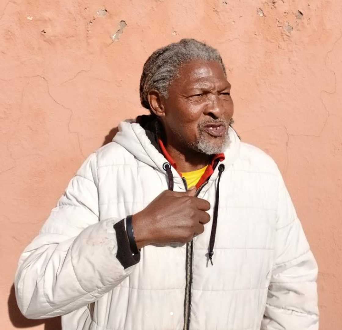 Viewers were impressed by the beautiful work displayed by the women in the class Viewers were impressed by the beautiful work displayed by the women in the class