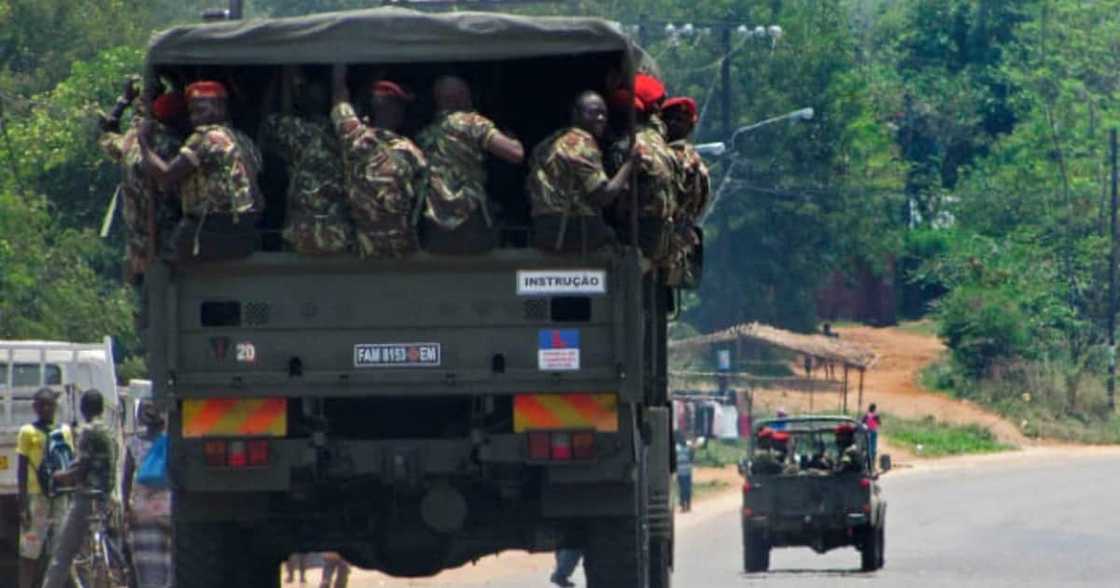 Ramaphosa holds urgent meeting with defence minister over chaos in Mozambique Ramaphosa holds urgent meeting with defence minister over chaos in Mozambique