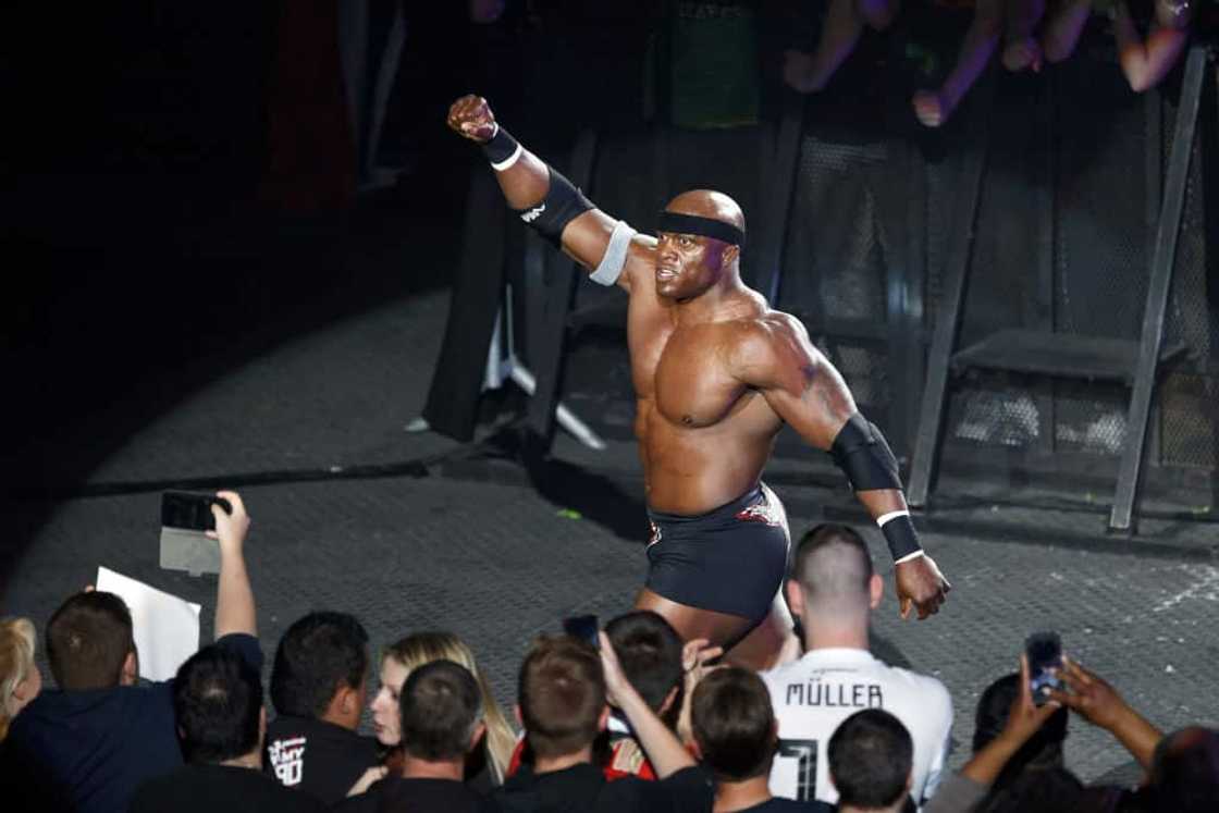 WWE wrestlers' salary per month in Rupees WWE wrestlers' salary per month in Rupees