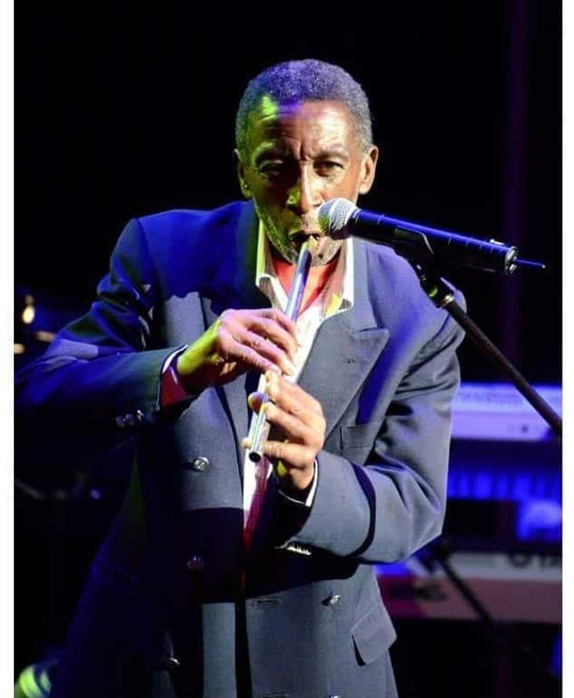 Kwela music: South African street dance music