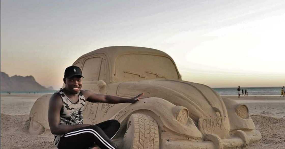 South African art lovers wowed by Cape Town artist Innocent Zungu using beach sand. Image: Facebook South African art lovers wowed by Cape Town artist Innocent Zungu using beach sand. Image: Facebook