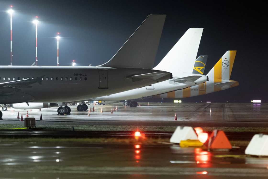 Hamburg Airtport at night