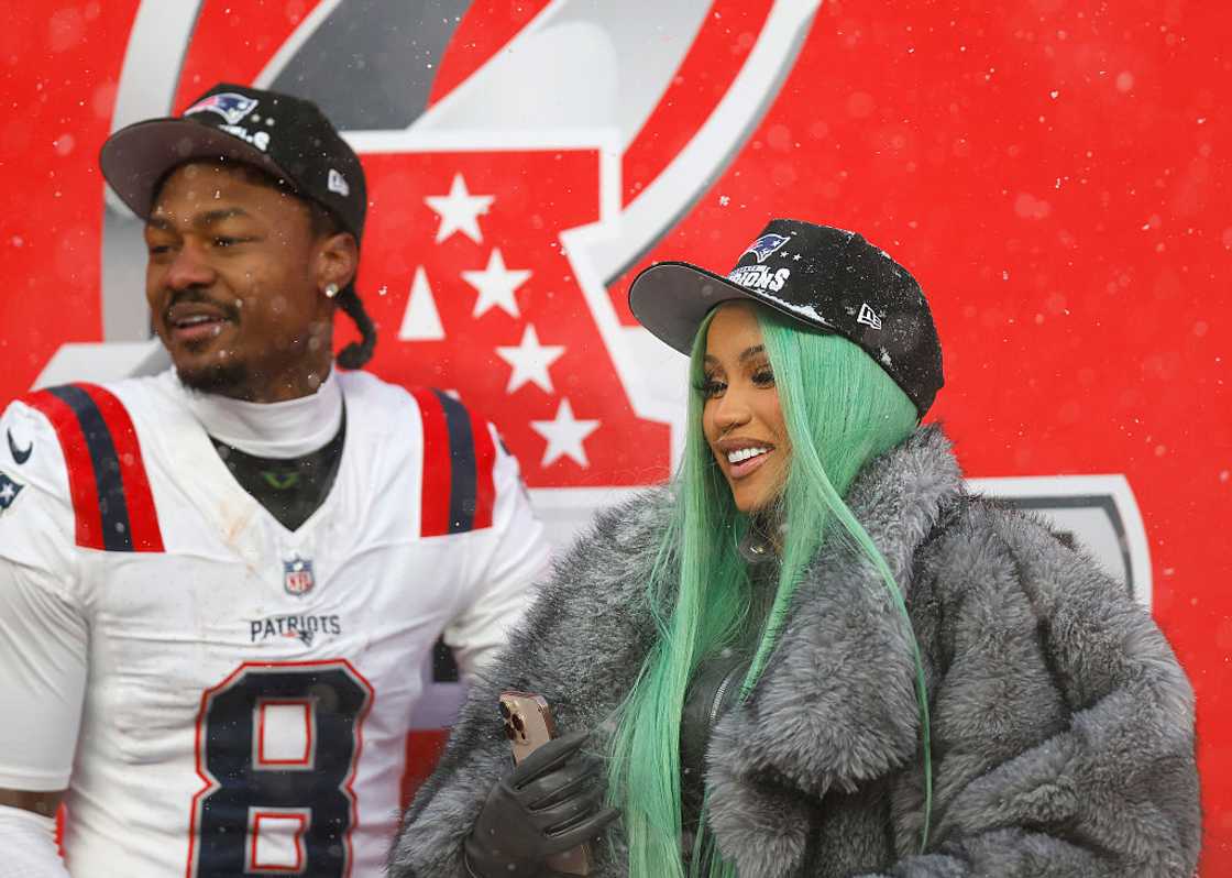 Cardi B and Stefon Diggs are rumoured to have broken up. Cardi B and Stefon Diggs are rumoured to have broken up.