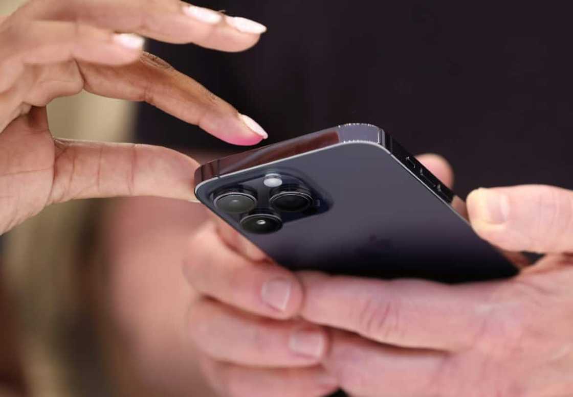 Quantum computers are not going to replace mobile phones and desktops, but they are going to work alongside them Quantum computers are not going to replace mobile phones and desktops, but they are going to work alongside them