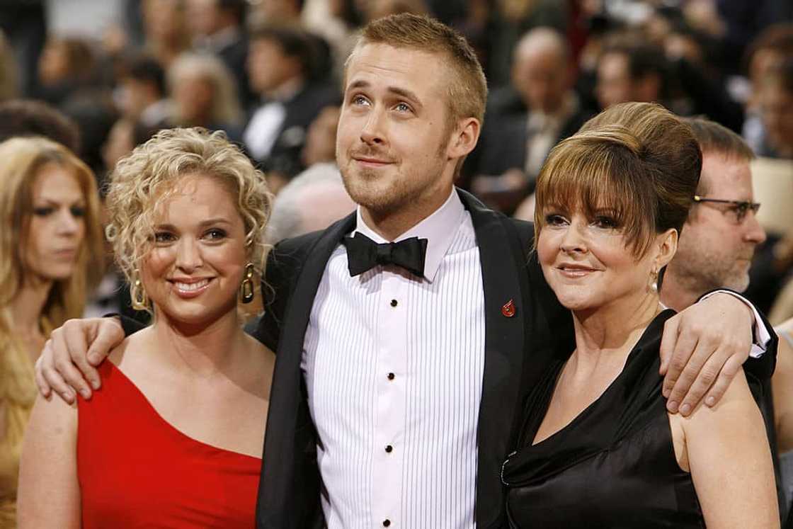 Is Ryan Gosling's mom a teacher? Is Ryan Gosling's mom a teacher?