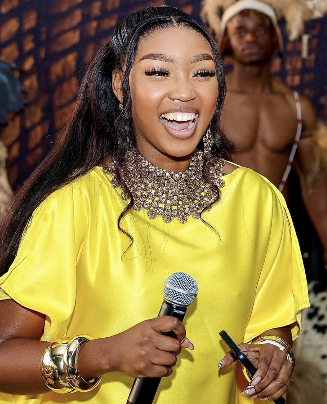 Fans showed love to Nelisiwe Sibiya Fans showed love to Nelisiwe Sibiya