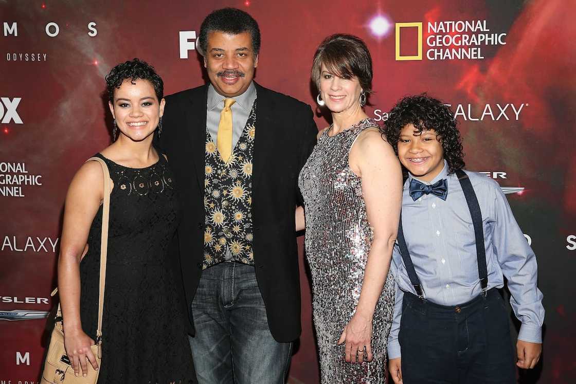 Is Neil deGrasse rich? Is Neil deGrasse rich?