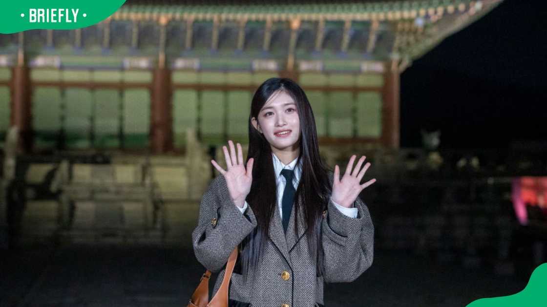 LeeSeo during the Gucci Seoul Cruise 2024 fashion show at Gyeongbokgung Palace LeeSeo during the Gucci Seoul Cruise 2024 fashion show at Gyeongbokgung Palace