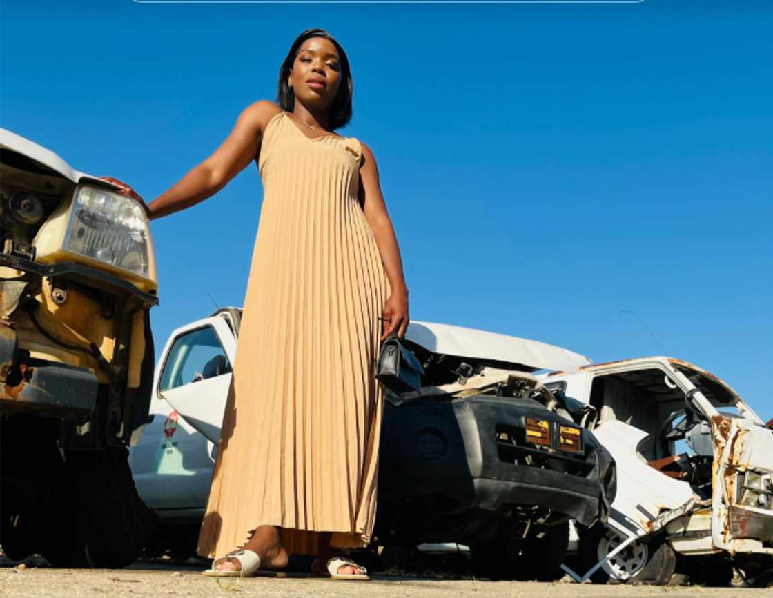 Social media users jokingly said women would do anything for money after seeing a woman's post about having a crush Social media users jokingly said women would do anything for money after seeing a woman's post about having a crush