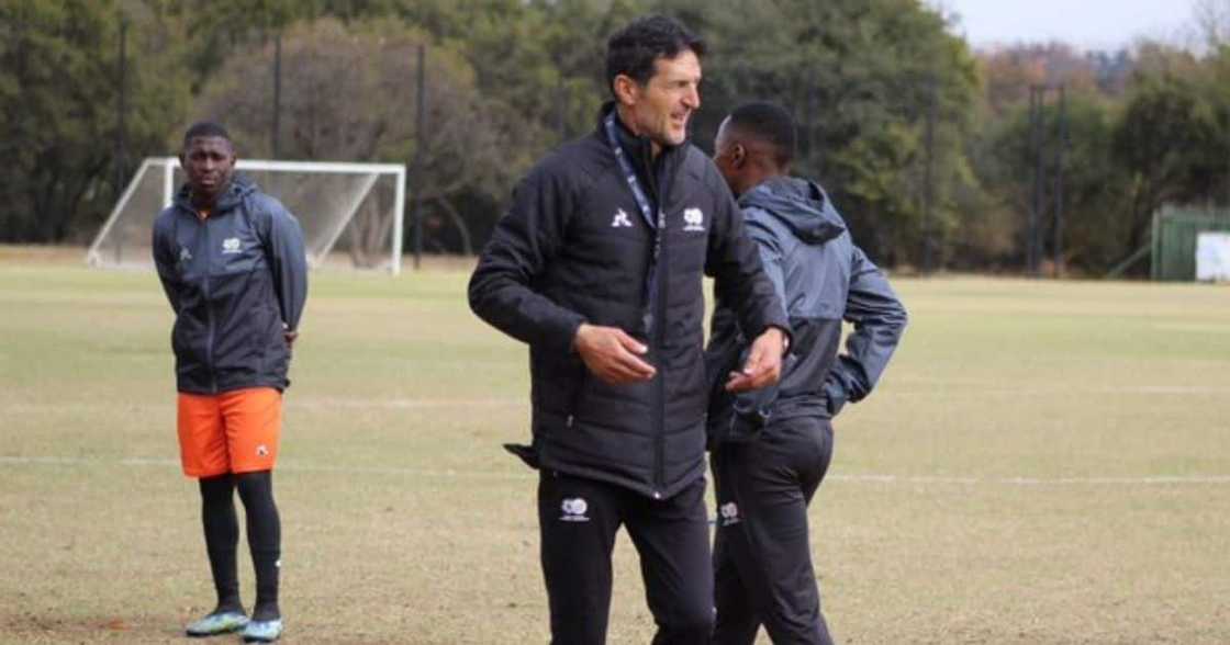 The South African Football Association has announced Bafana assistant coach Janevski Cedomir has tested positive. Image: @BafanaBafana/Twitter