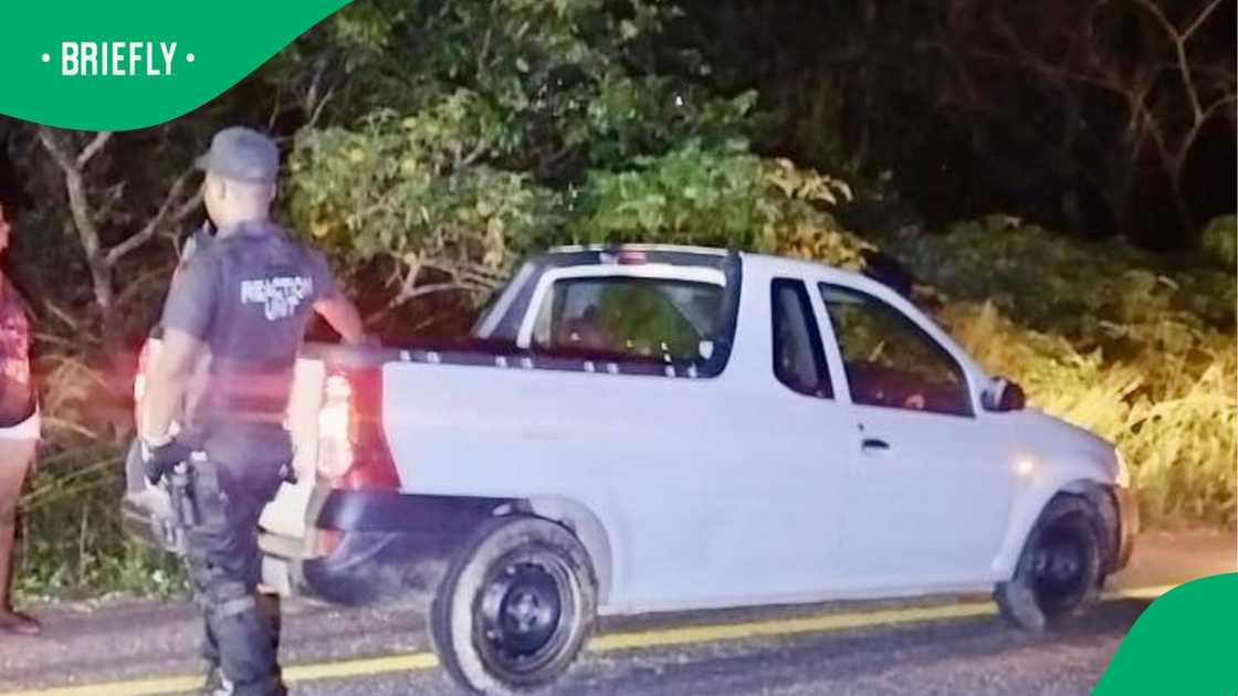 A white Nissan NP200 was travelling towards Inanda A white Nissan NP200 was travelling towards Inanda