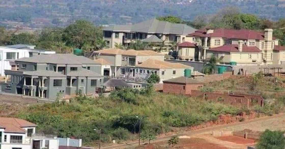 Beautiful Houses in the Bush, Luxury Homes, Villages, Mzansi, South Africa Beautiful Houses in the Bush, Luxury Homes, Villages, Mzansi, South Africa