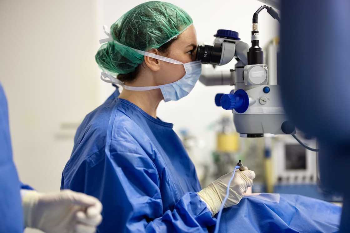 Salary of a surgeon in South Africa Salary of a surgeon in South Africa