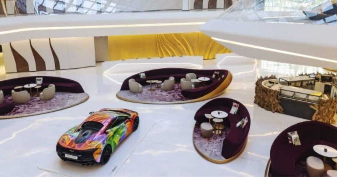 McLaren and UK Artist Nat Bowen Collaborate to Produce Artura Art Car and It’s Something to Behold McLaren and UK Artist Nat Bowen Collaborate to Produce Artura Art Car and It’s Something to Behold