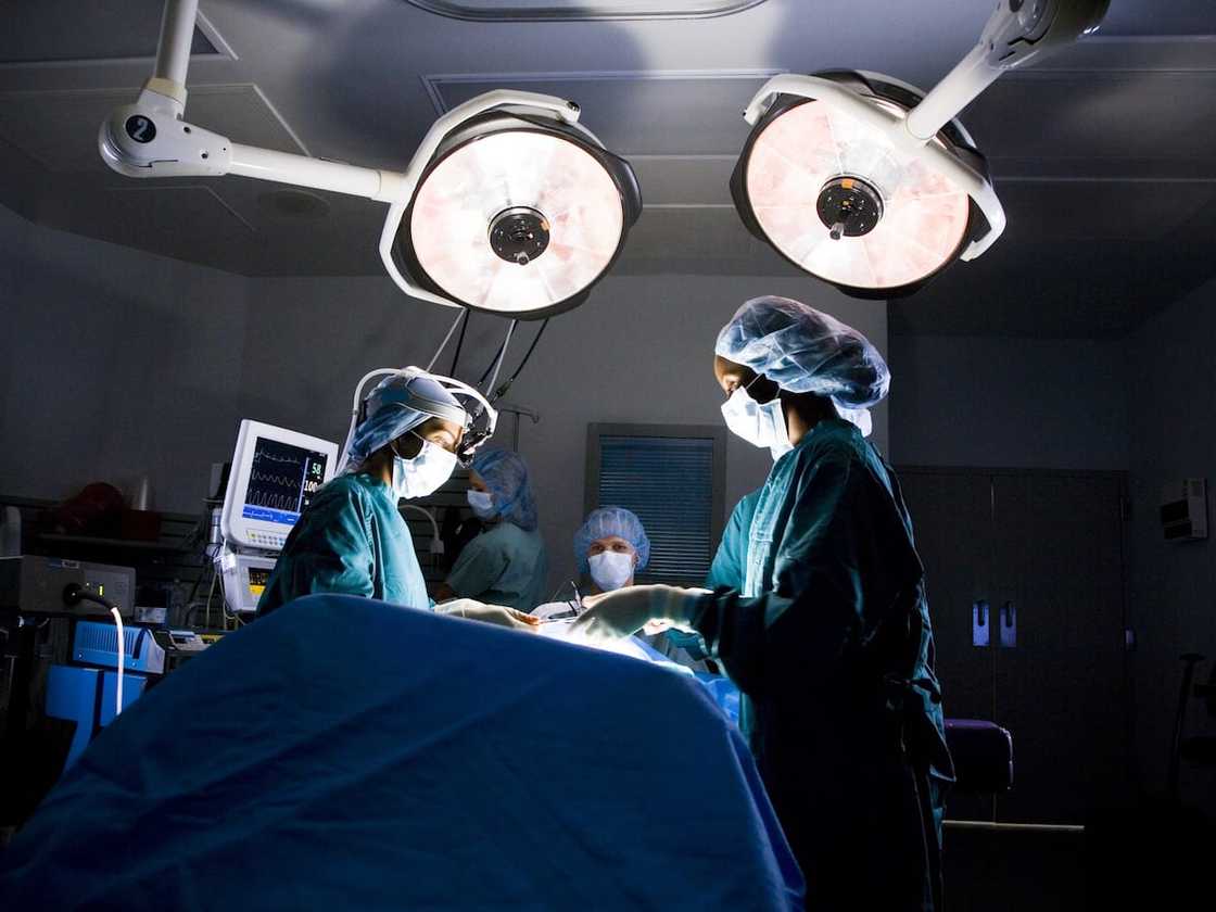 Salary of a surgeon in South Africa Salary of a surgeon in South Africa