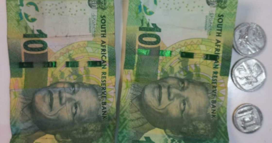 money, sandton, twitter, taxi, food, drink, petrol, parking, gauteng, spend, economy money, sandton, twitter, taxi, food, drink, petrol, parking, gauteng, spend, economy