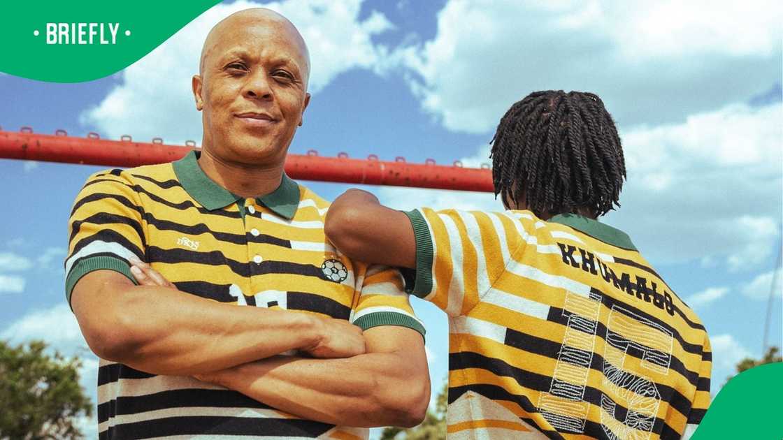 Doctor Khumalo has been handing out signed jerseys all across Mzansi.