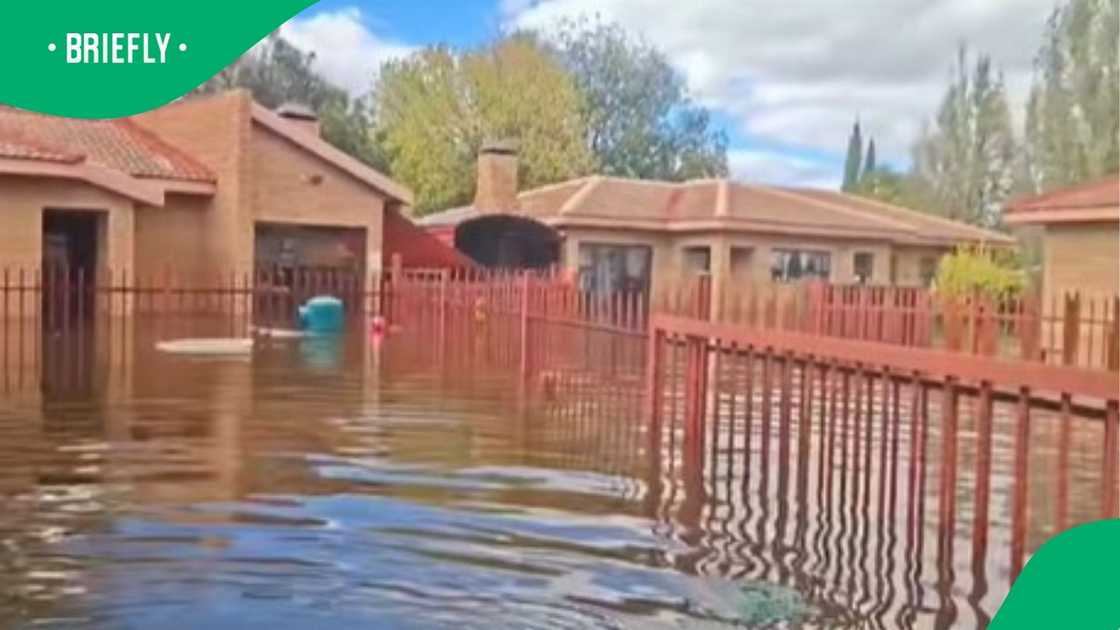 Woman in Vryburg showed that her neighbourhood was underwater
