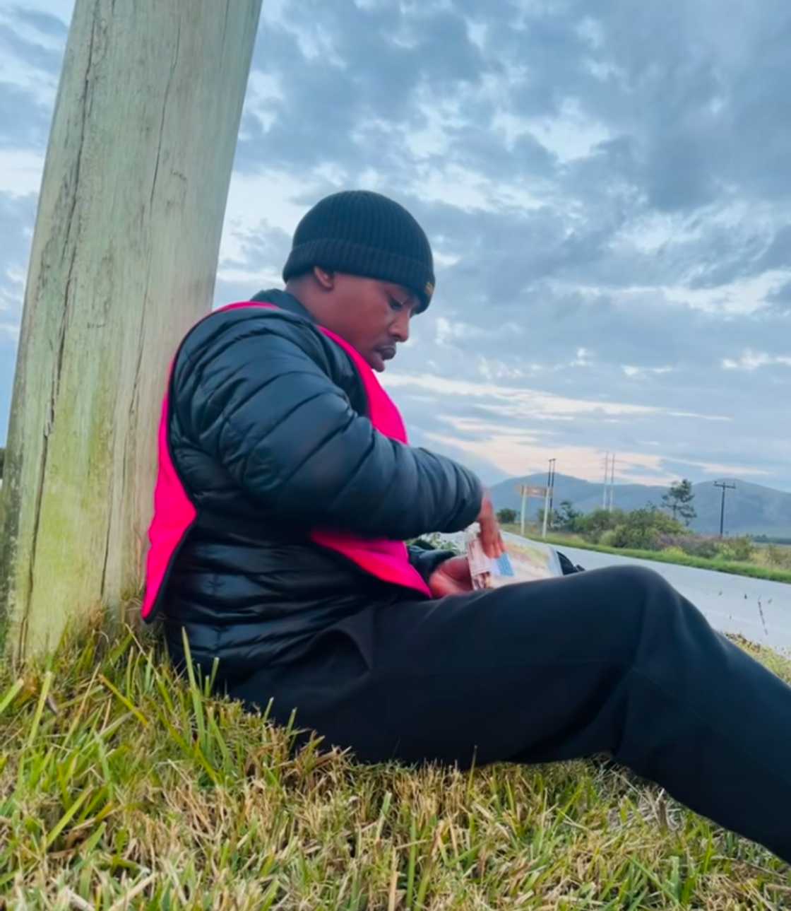 Others ask him to tell them when he was close to their areas, saying they would bring him refreshments Others ask him to tell them when he was close to their areas, saying they would bring him refreshments
