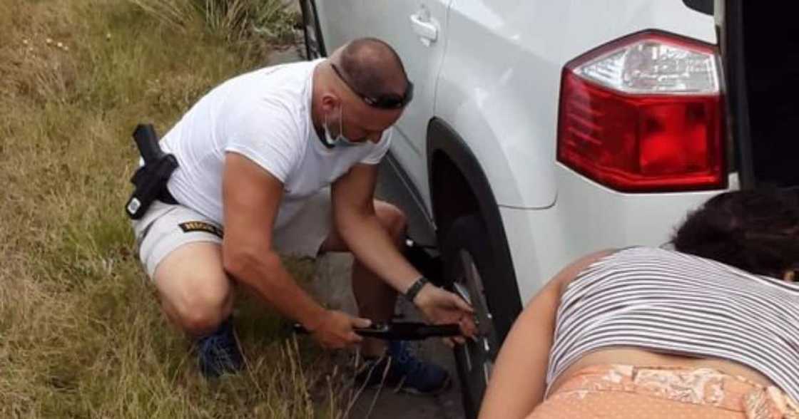 Grateful SA lady thanks kind man who helped when she was stranded