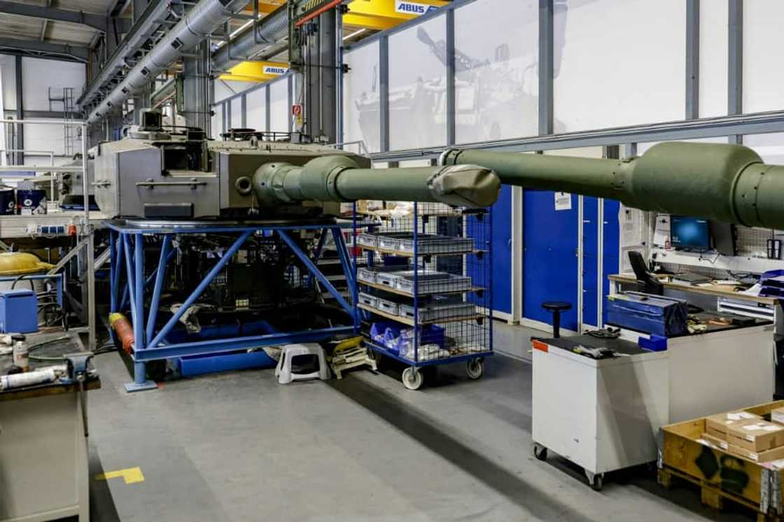 Rheinmetall provides parts for Leopard battle tanks Rheinmetall provides parts for Leopard battle tanks