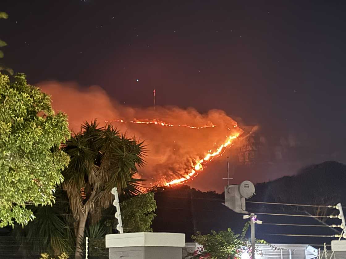 Cape Town residents shared images of the Table Mountain fire Cape Town residents shared images of the Table Mountain fire
