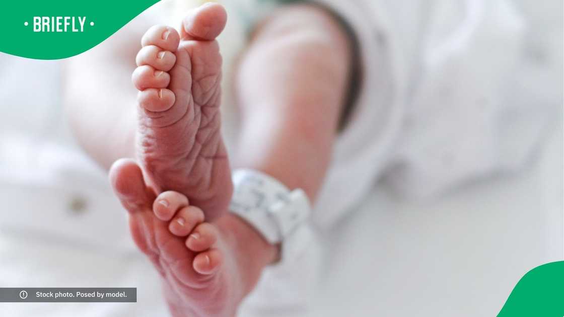 A picture of a baby's feet.