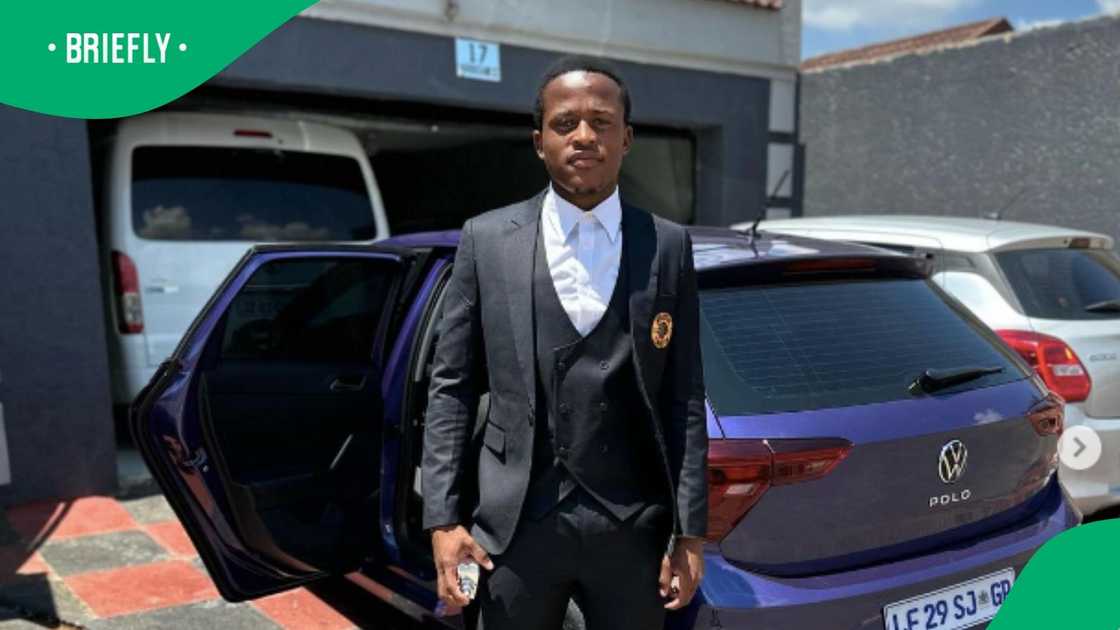 Wandile Duba shares his car Wandile Duba shares his car