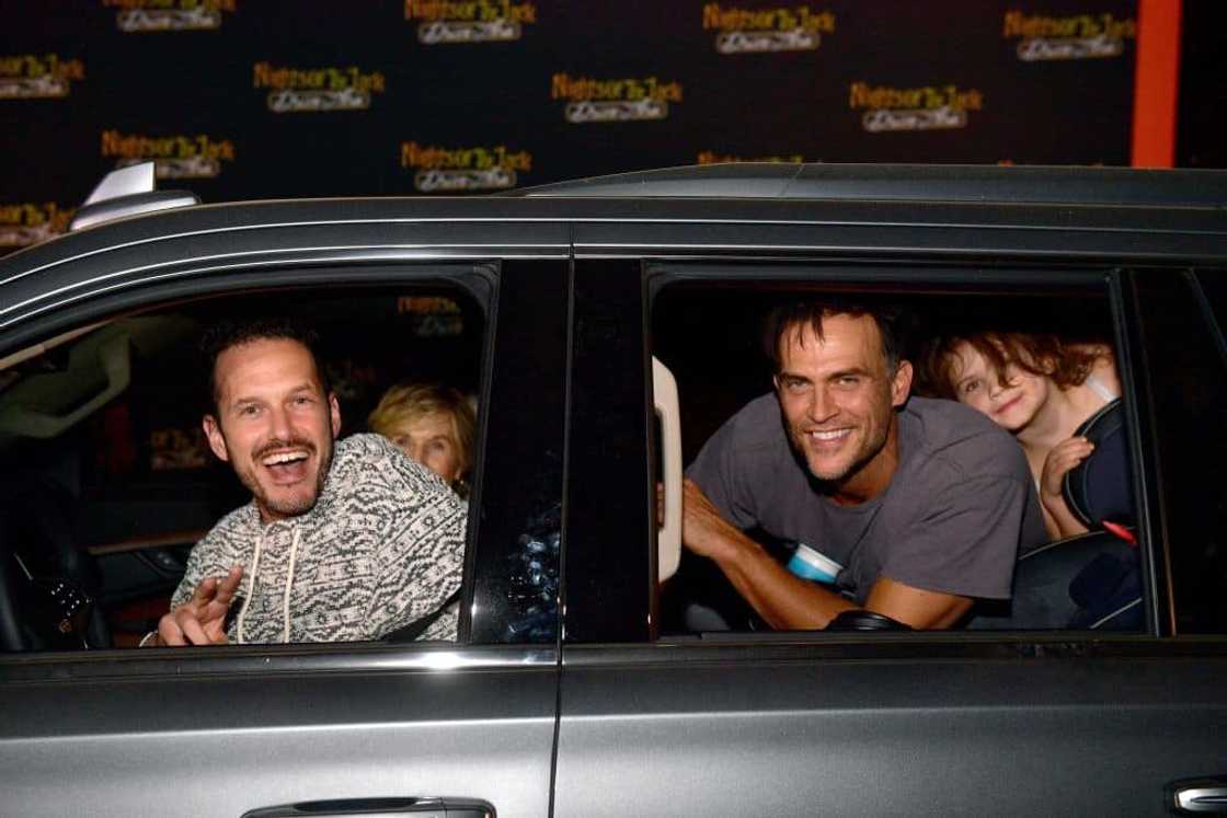 Is Cheyenne Jackson still married? Is Cheyenne Jackson still married?