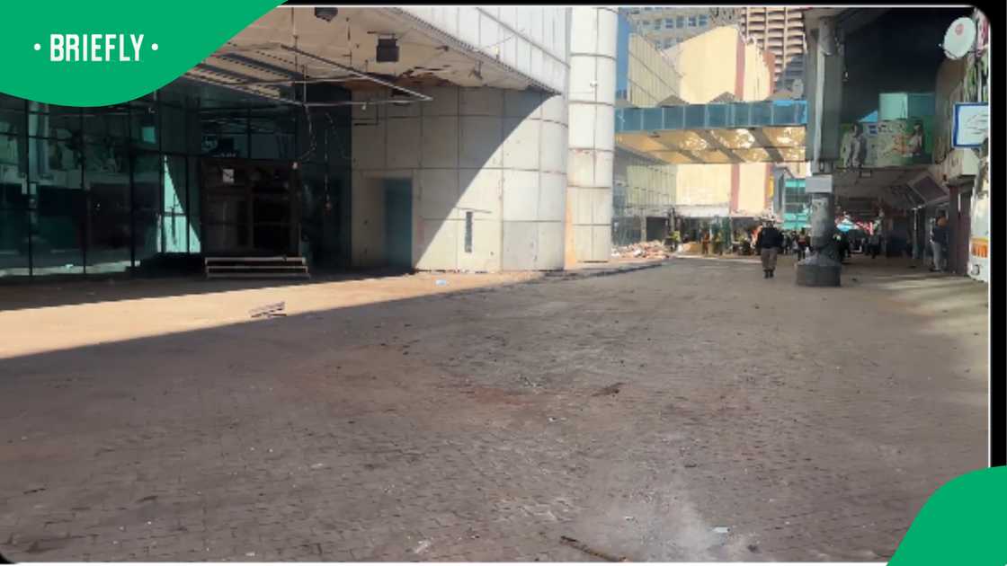 Joburg Mayor cleans up CBD Joburg Mayor cleans up CBD
