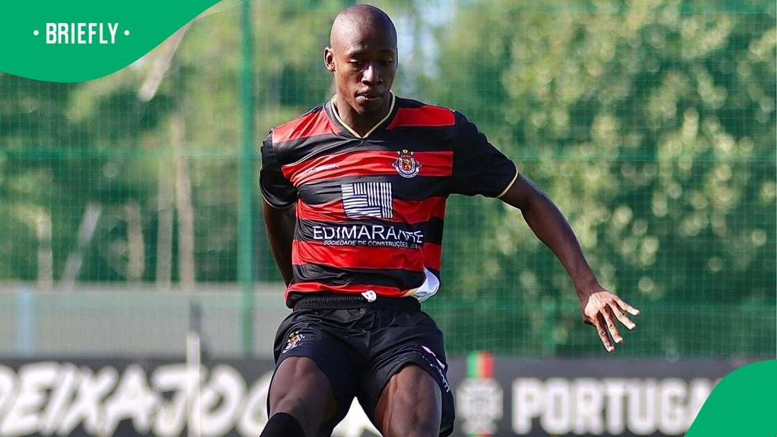 Mhleli Mabuza reflects on his trial at Kaizer Chiefs after joining Amora FC. Mhleli Mabuza reflects on his trial at Kaizer Chiefs after joining Amora FC.