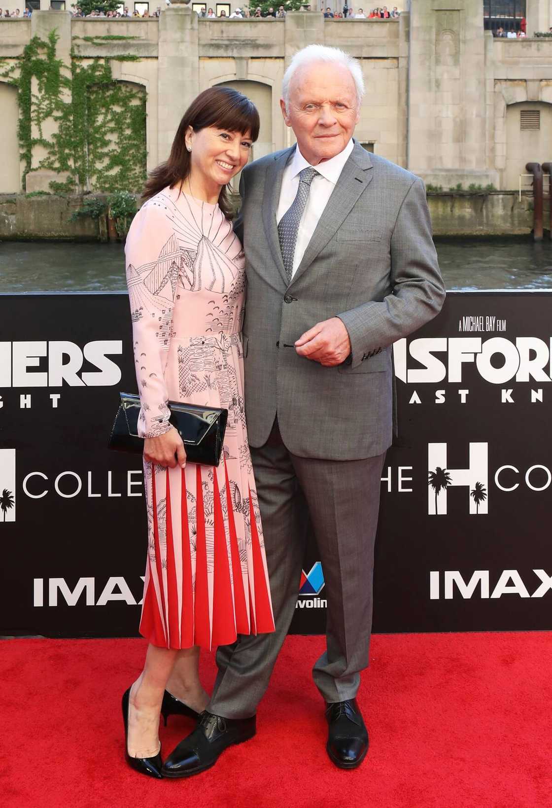 Does Anthony Hopkins have a wife? Does Anthony Hopkins have a wife?