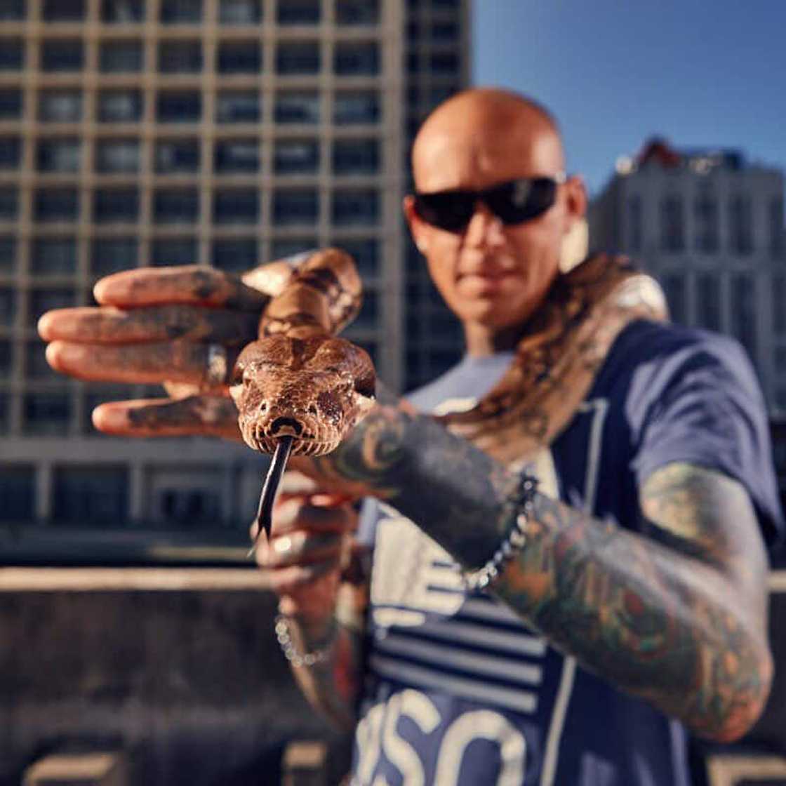 Simon Keys snake bite Simon Keys snake bite