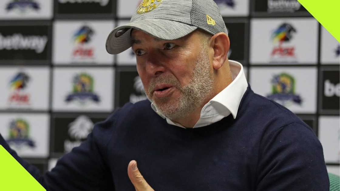 Nasreddine Nabi explains why Kaizer Chiefs were defeated by Mamelodi Sundowns in the Betway Premiership at the FNB Stadium on Saturday, September 28, 2024. Photo: @iDiskiTimes. Nasreddine Nabi explains why Kaizer Chiefs were defeated by Mamelodi Sundowns in the Betway Premiership at the FNB Stadium on Saturday, September 28, 2024. Photo: @iDiskiTimes.
