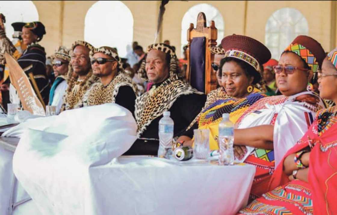 Who are King Zwelithini daughters and where are they today? (with images)