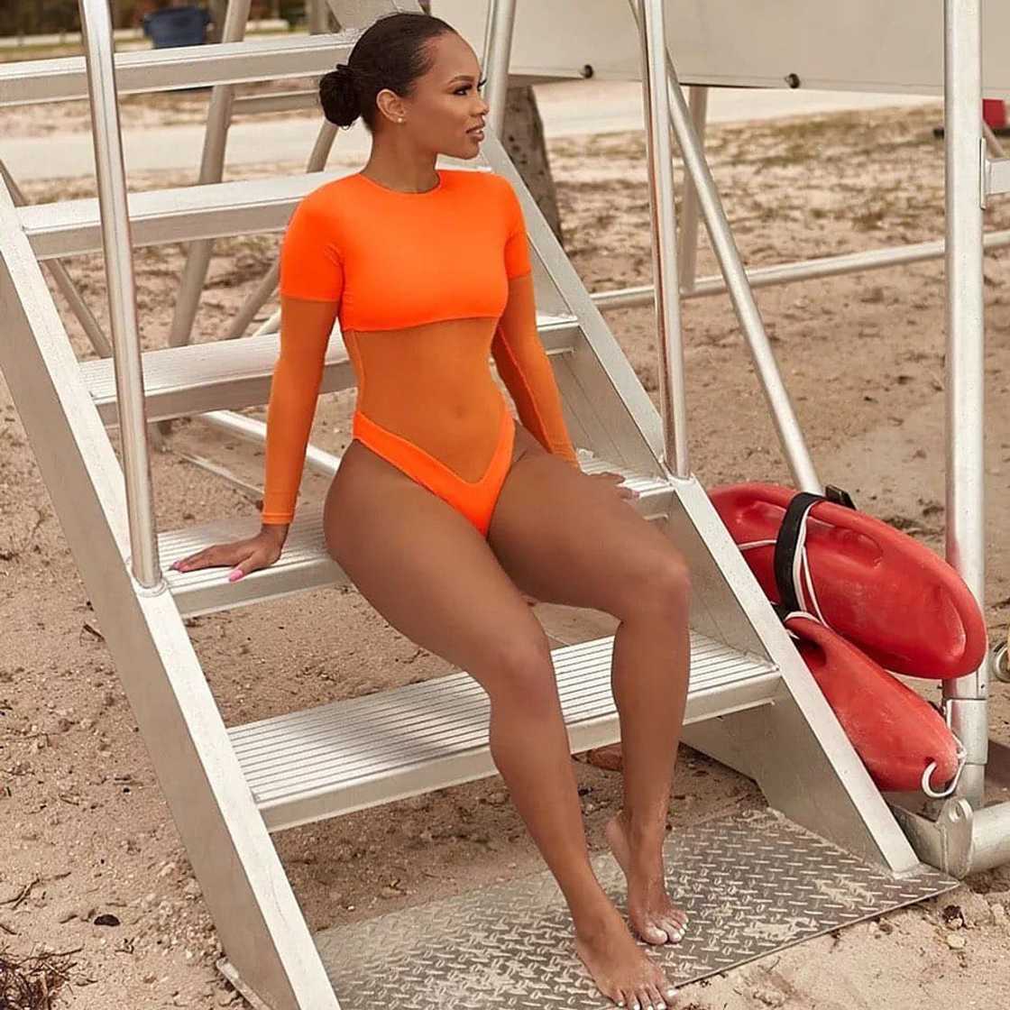 Thrilling beach wear Thrilling beach wear