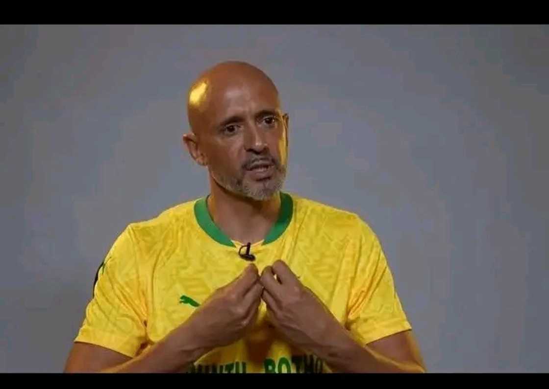 Mamelodi Sundowns head coach Miguel Cardoso defends his players, expressing his belief that the red cards they’ve received are unfair. Mamelodi Sundowns head coach Miguel Cardoso defends his players, expressing his belief that the red cards they’ve received are unfair.