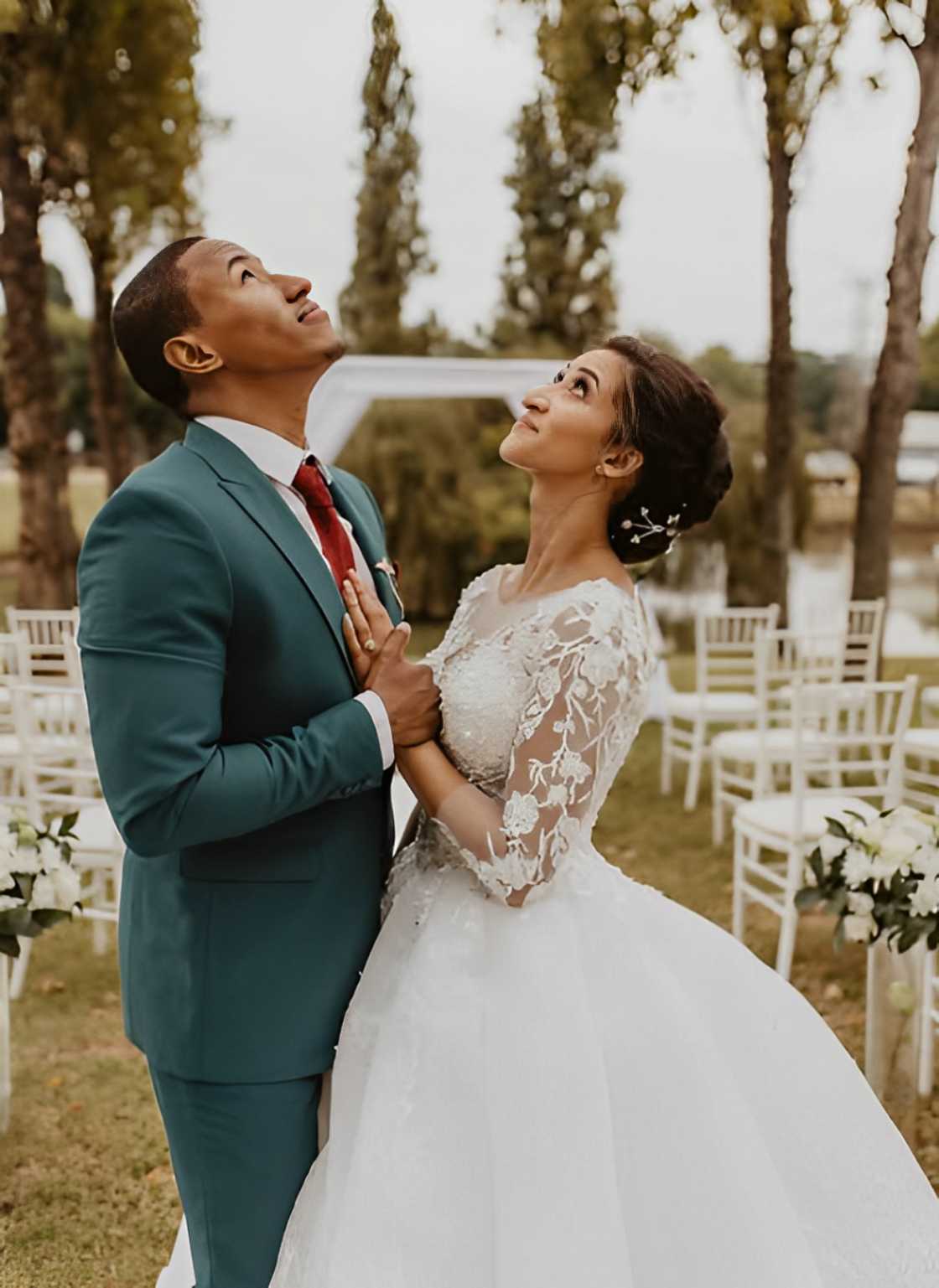 Bohang showed love to his wife on social media Bohang showed love to his wife on social media