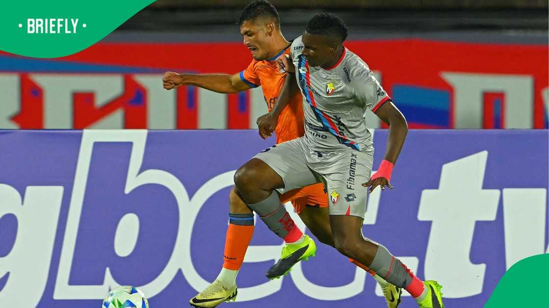 Marcos Olmedo in action during Ecuador's El Nacional and Bolivia's Blooming clash. Marcos Olmedo in action during Ecuador's El Nacional and Bolivia's Blooming clash.