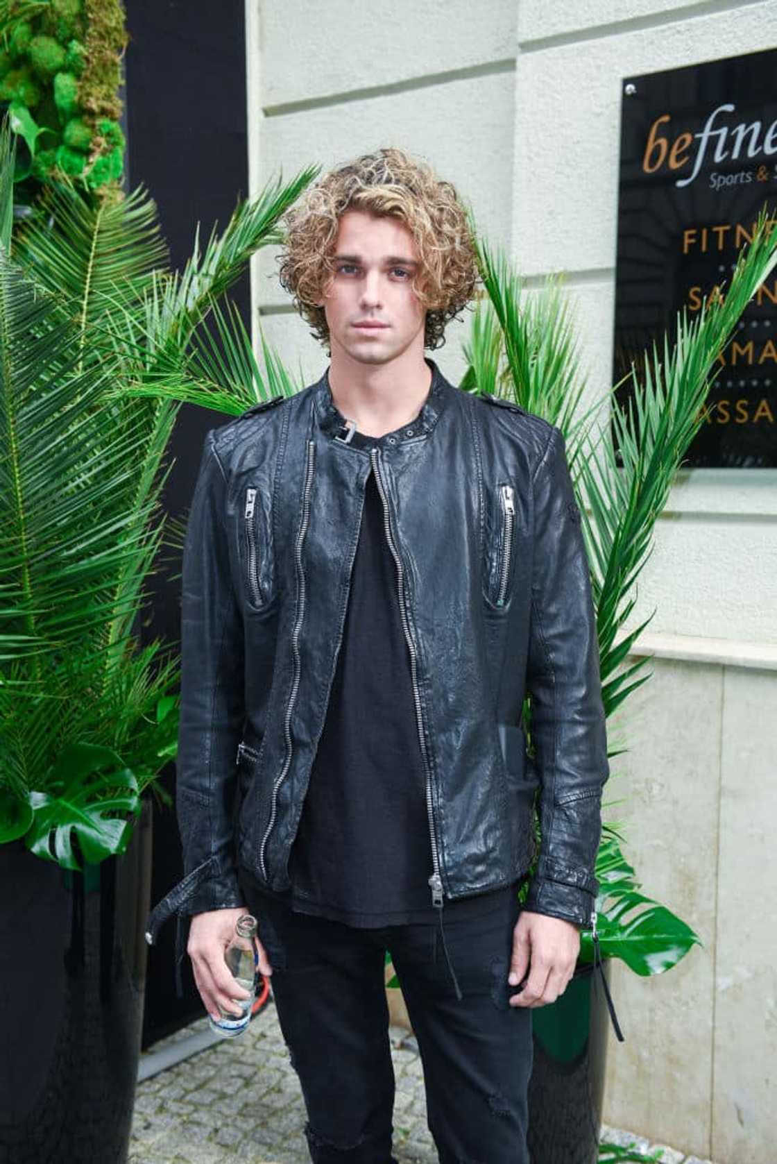 Jay Alvarrez's family Jay Alvarrez's family